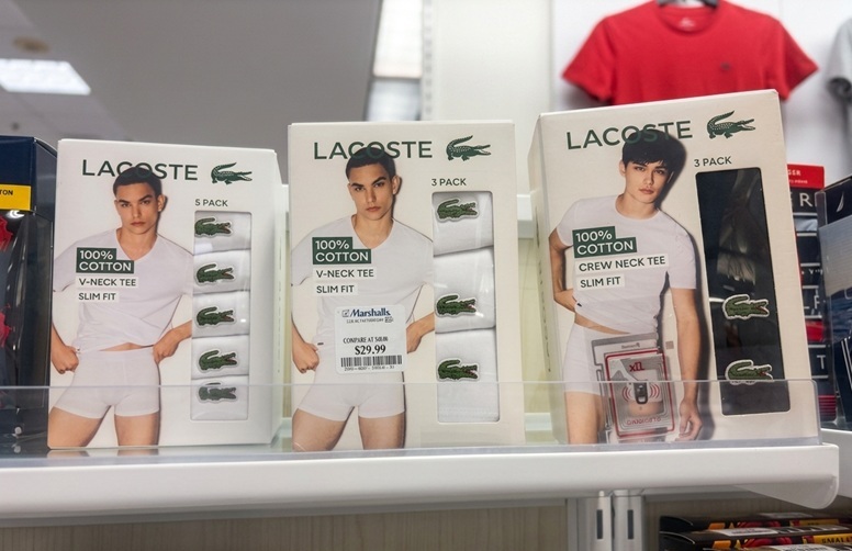 Camisetas interiores Lacoste para hombre vistas en Marshalls